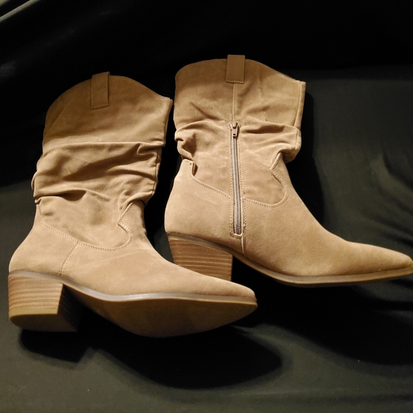 New Women's Universal Thread Adaline Western  Style Boots Taupe - Picture 4 of 5